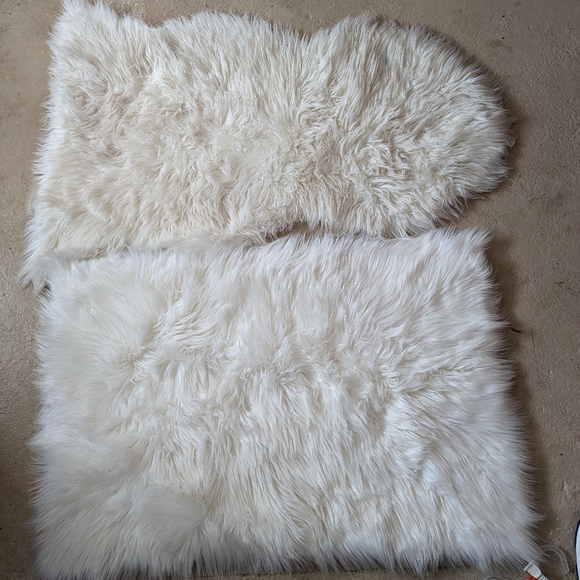 Faux Sheep skin rugs - Picture 1 of 1